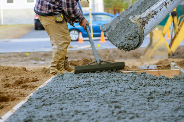 Best Concrete Sidewalk Installation in Oatfield, OR